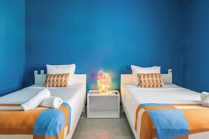Room 21 of 82