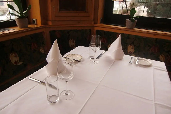 Dining 10 of 14