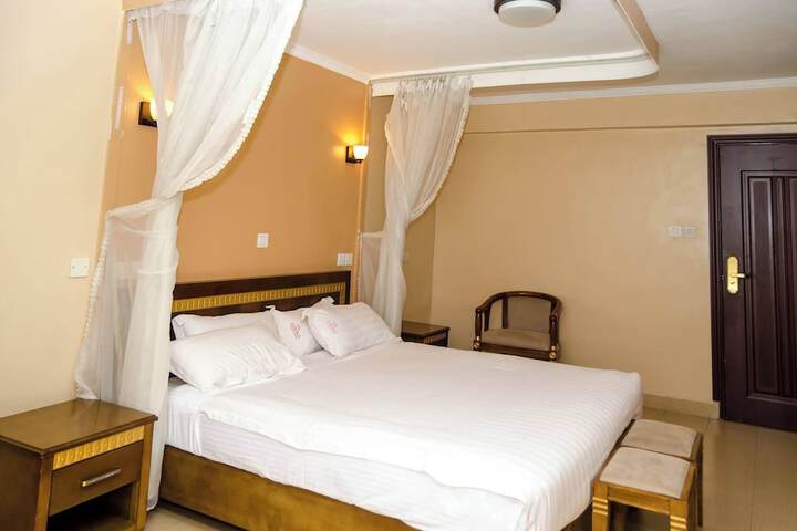 Room 2 of 30