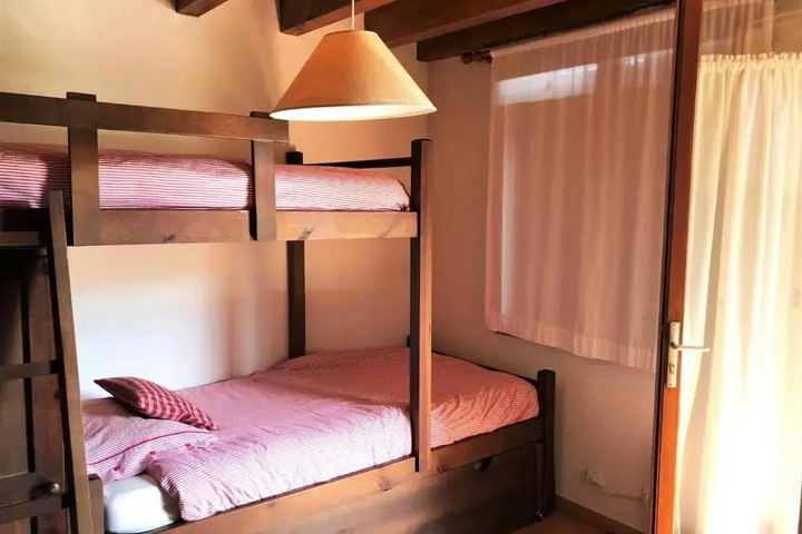 Room 5 of 11