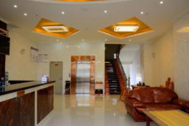 Enjoy Hotel (Delong Market Branch)