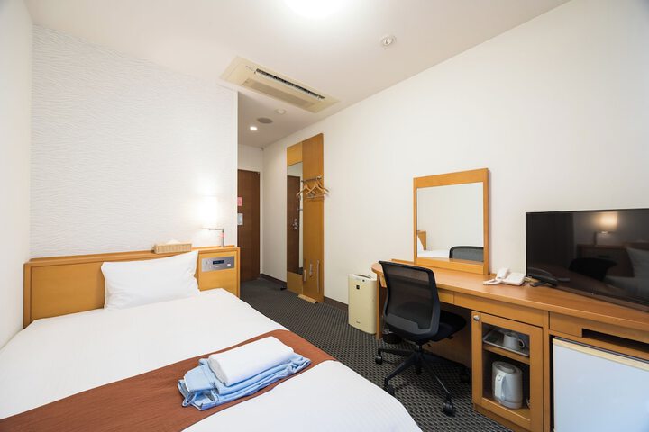 Room 43 of 102