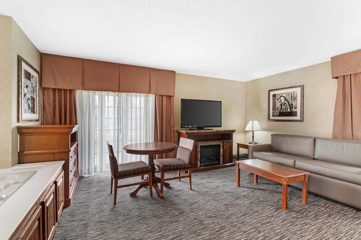Room 28 of 60