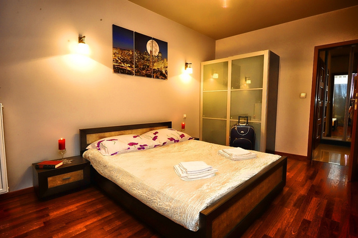 Room 2 of 11