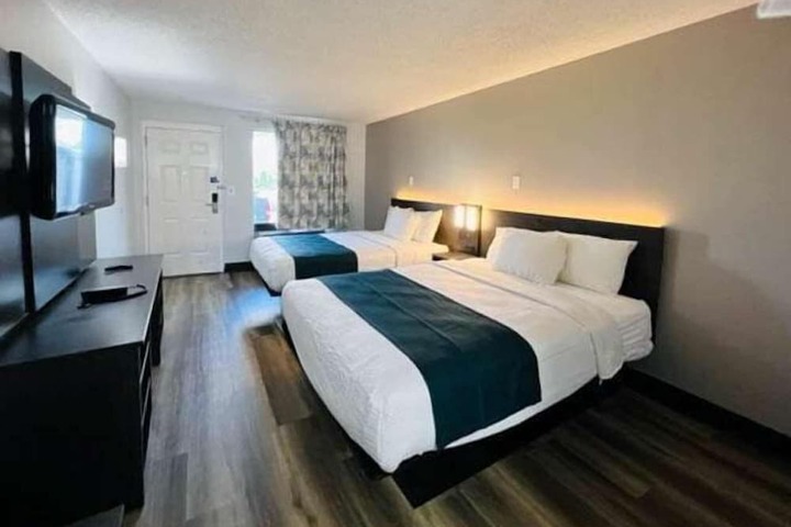 Room 7 of 27
