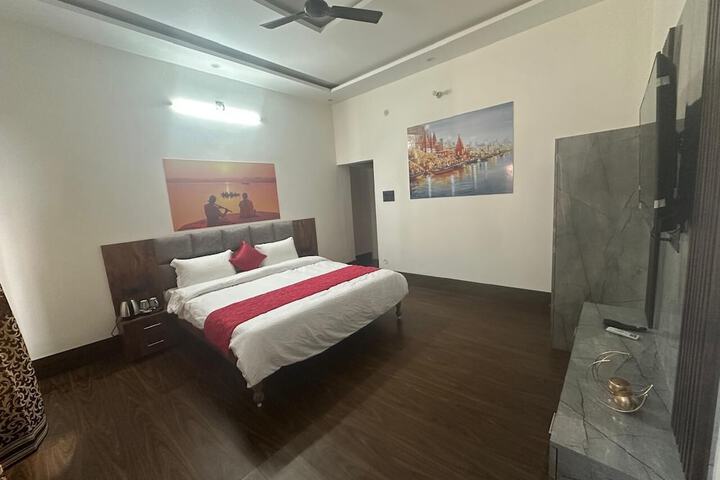 Room 10 of 56