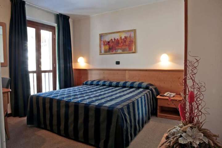 Room 14 of 38