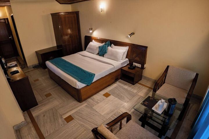 Room 16 of 39
