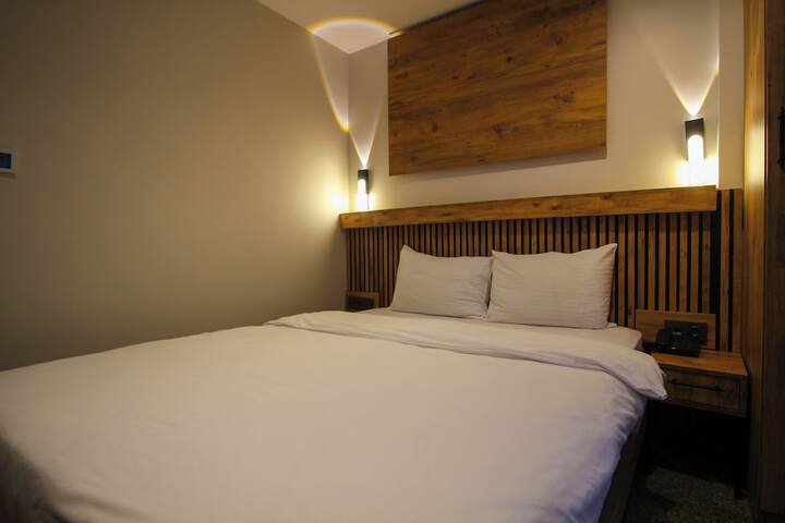 Room 35 of 59
