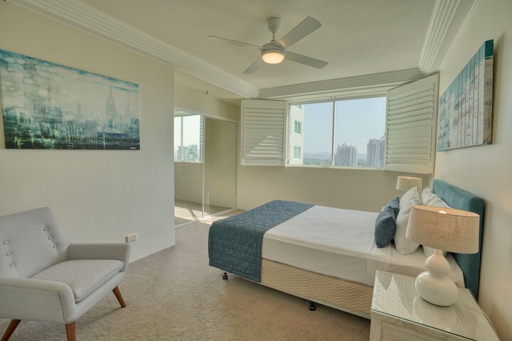 Room 6 of 114