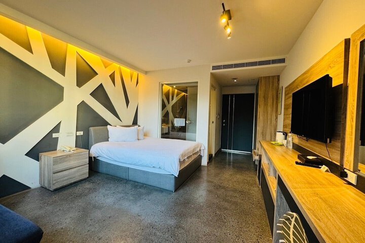 Room 57 of 118