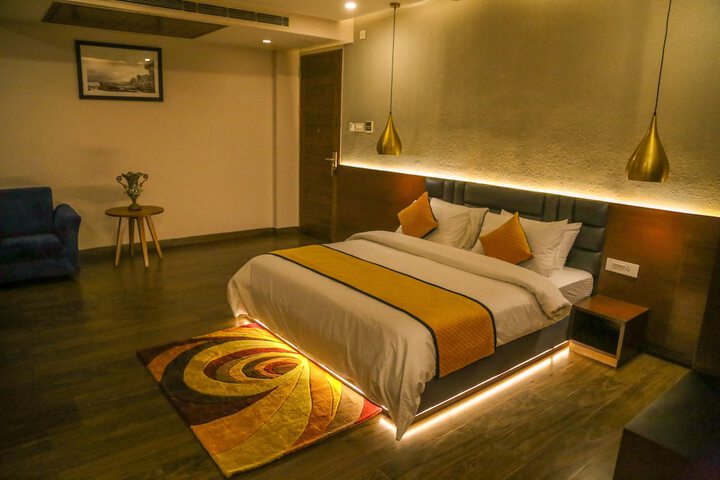 Room 5 of 28