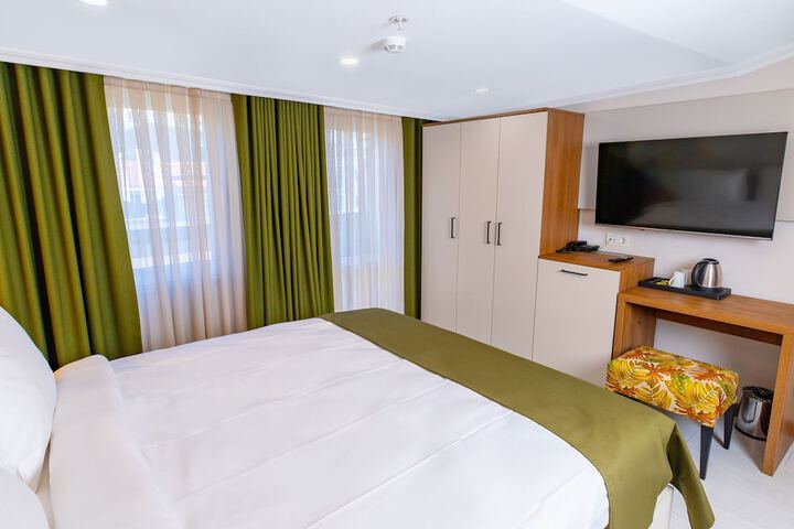Room 25 of 46