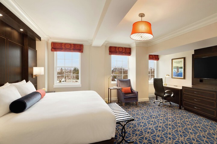1 King Bed Main Building (13 of 35)