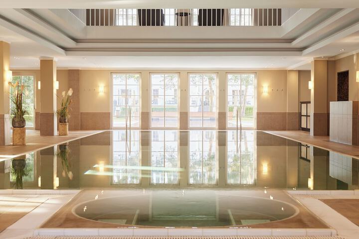 Pool Hotel