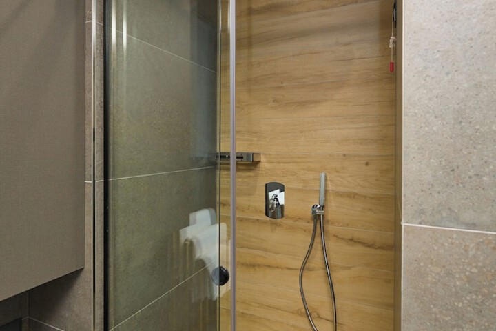 Room 82 of 113