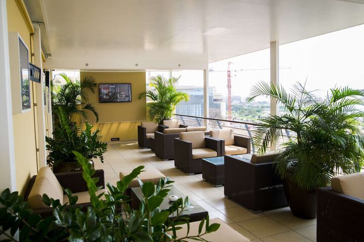 Lounge 59 of 79