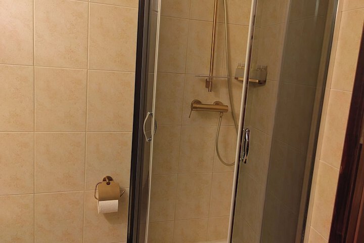 Room 16 of 26