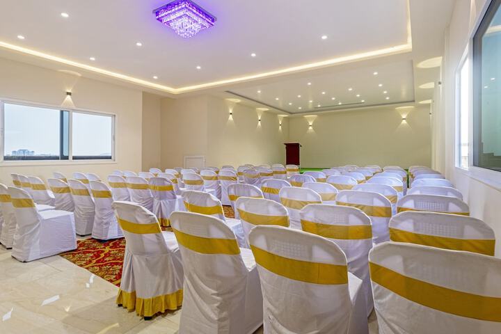Ballroom/Hall 26 of 36