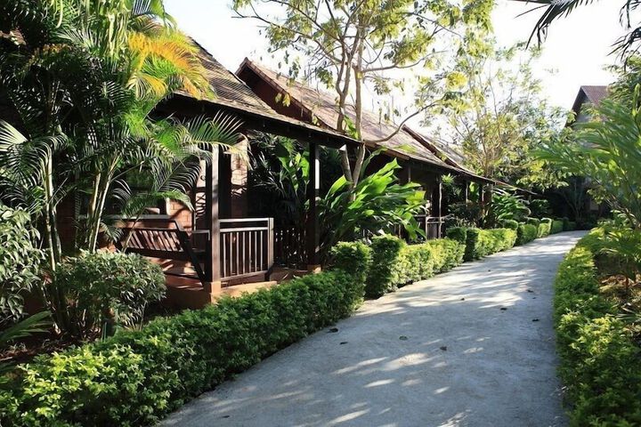 Hotel Exterior 44 of 51