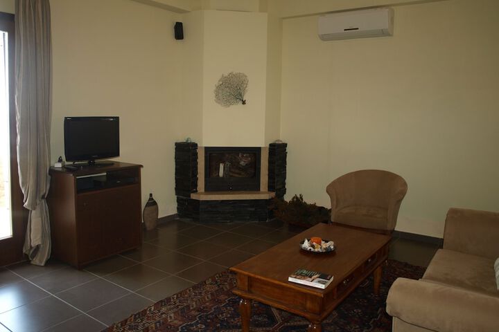 Room 14 of 38