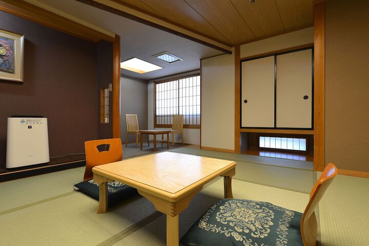 Room 30 of 66