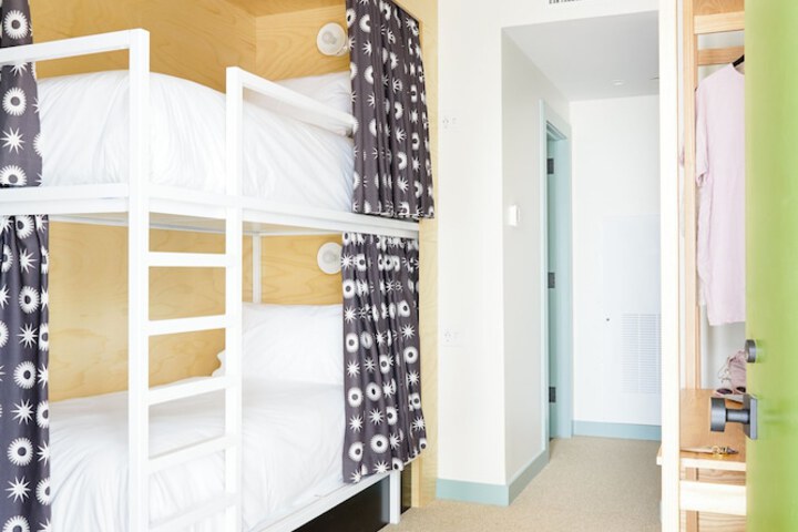 Room 32 of 88