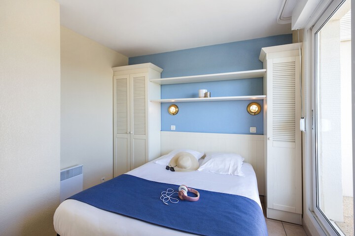 Room 5 of 43