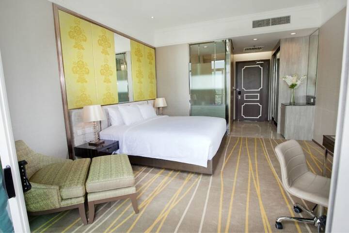Room 15 of 43
