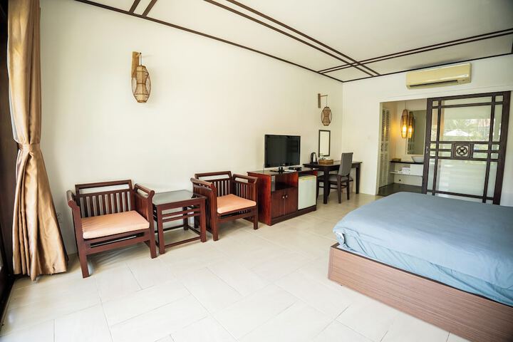 Room 14 of 42