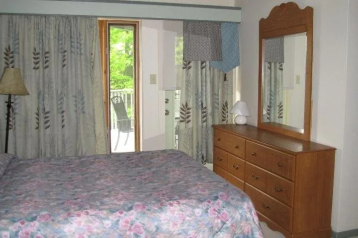 Room 3 of 38