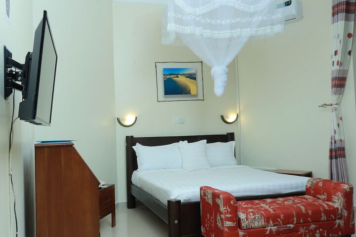 Room 37 of 182