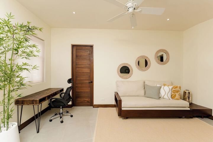 Room 53 of 1000