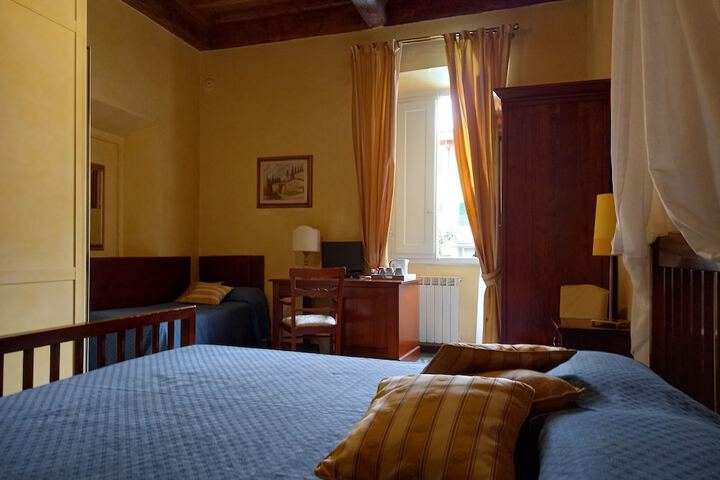 Room 6 of 72