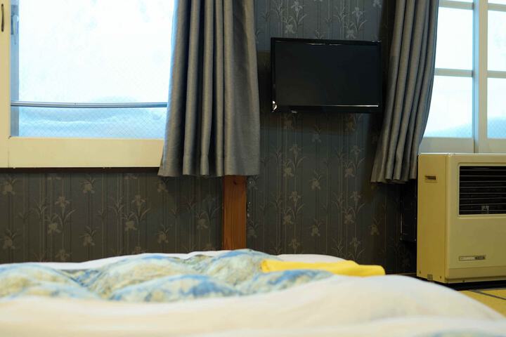 Room 19 of 93