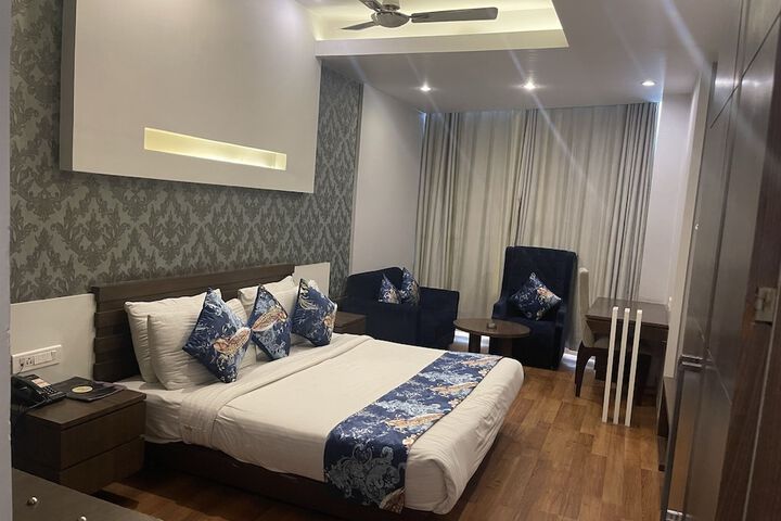 Room 26 of 40
