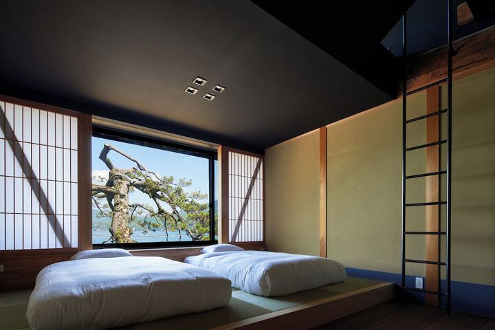 Room 5 of 20
