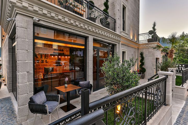 Hotel 52 of 56