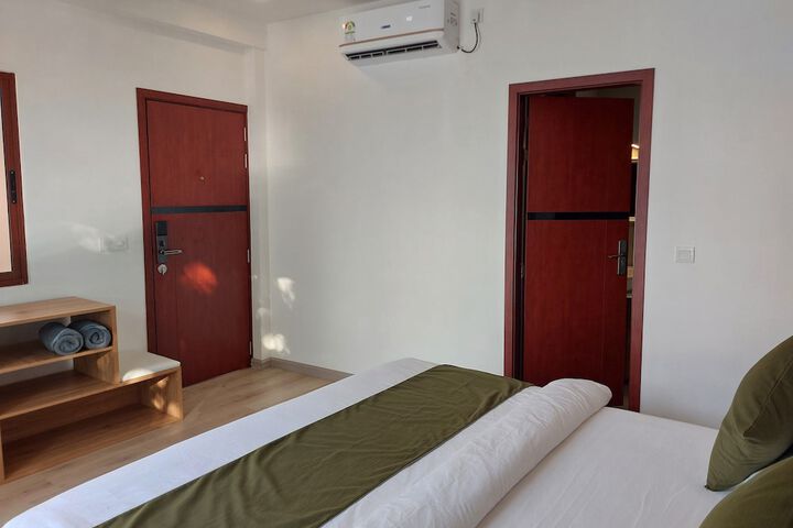 Room 2 of 23