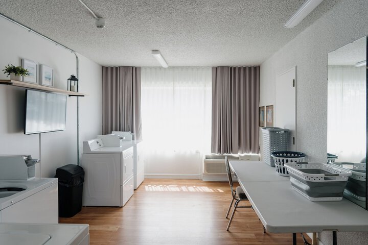 Room 27 of 35