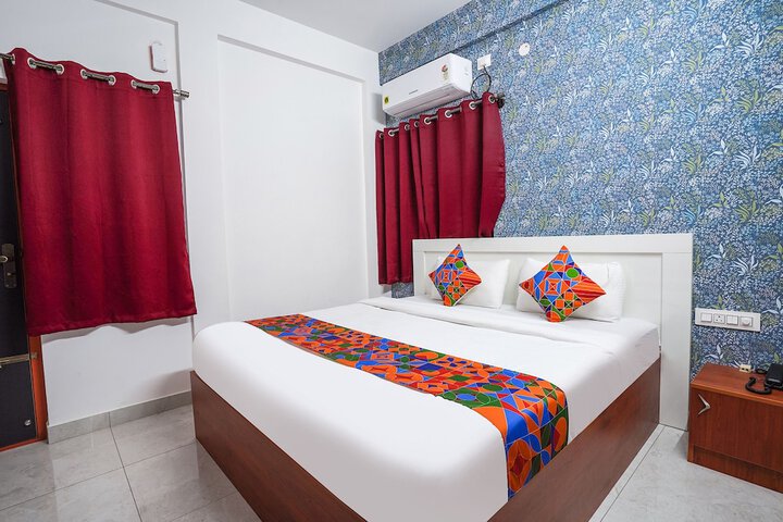 Room 10 of 28