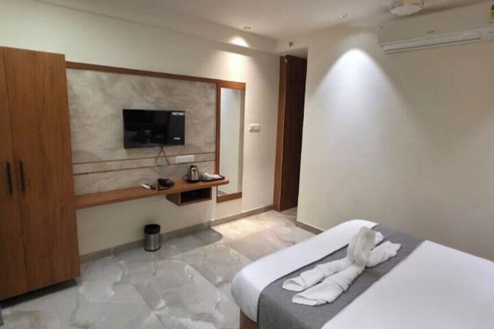 Room 8 of 19