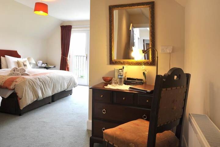 Room 9 of 47