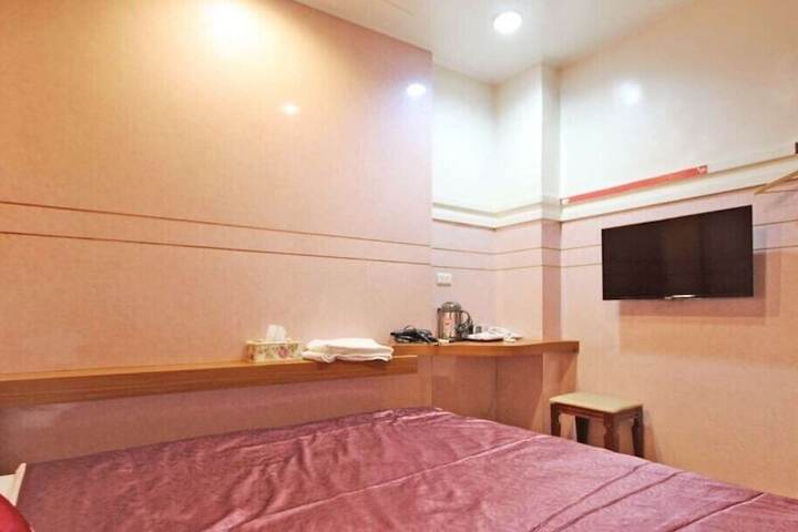 Room 30 of 42