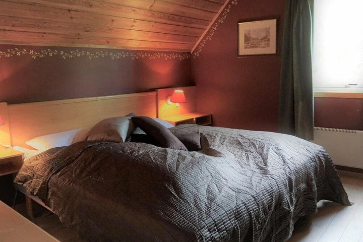 Room 5 of 19