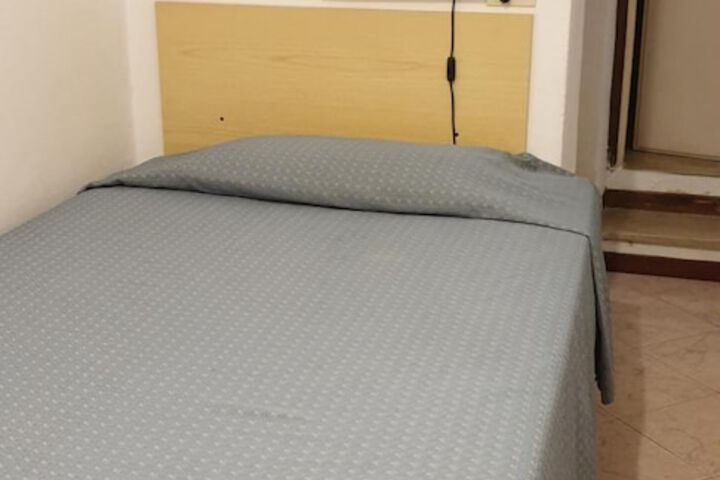 Room 18 of 59