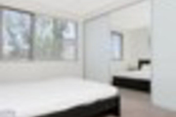 Room 8 of 255