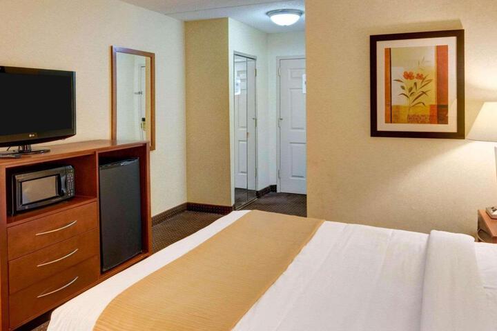 Quadruple Queen Bed (2 of 15)