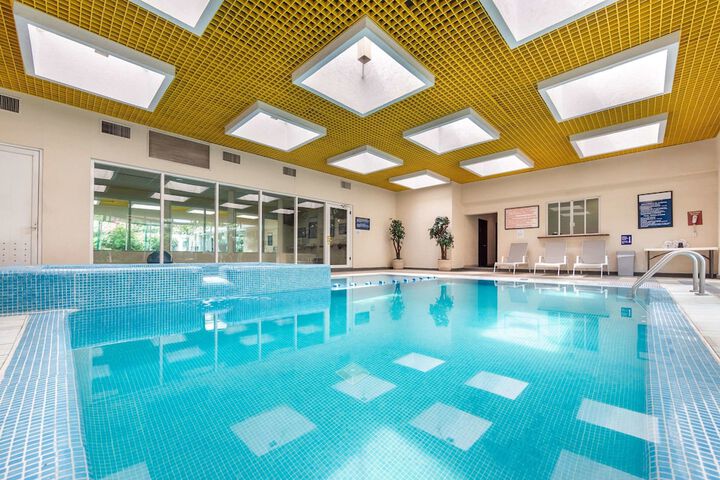 Hotel Pool