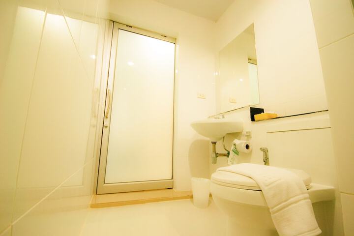 Room 35 of 48